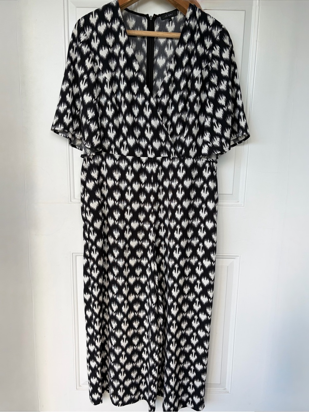 •Le Gali• Black/White Ikat Print Wide Leg Cropped Jumpsuit - Size Large